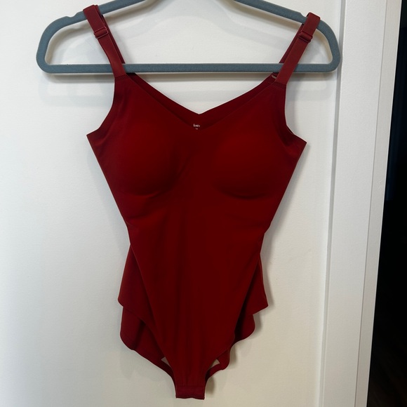 Red Knix bodysuit (size medium) - Picture 2 of 3